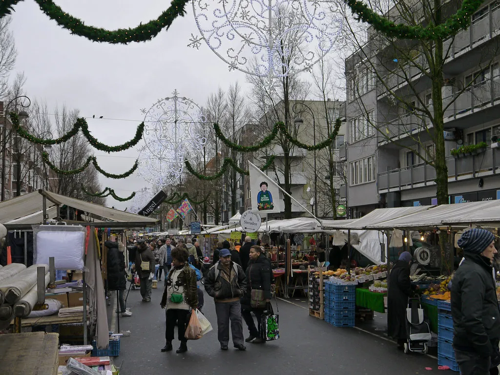 Navidad en el Barrio del Pilar: luces, planes y compras