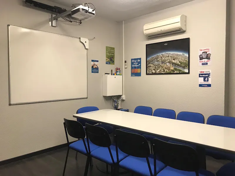 Cambridge House - Academia de inglés en Madrid - foto 2