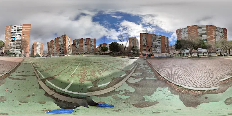 La Vaguada - Bus stop en Madrid - foto 2