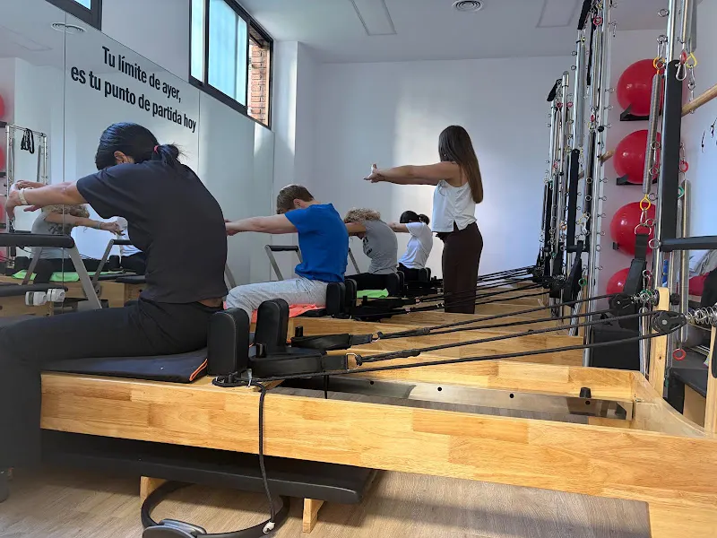 Fisioterapia SANARUM | Fisioterapia | Pilates Máquinas | Indiba | Mirasierra | Barrio del Pilar | Peñagrande - Clínica de fisioterapia en Madrid - foto 2