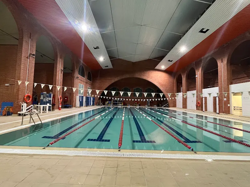 Centro Deportivo Municipal María Jesús Rosa - Centro deportivo en Madrid - foto 2