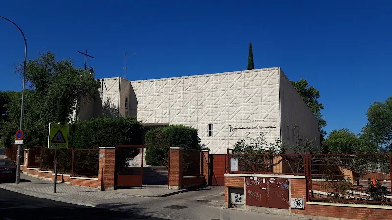 Nuestra Señora Flor del Carmelo - Iglesia católica en Madrid - foto 2