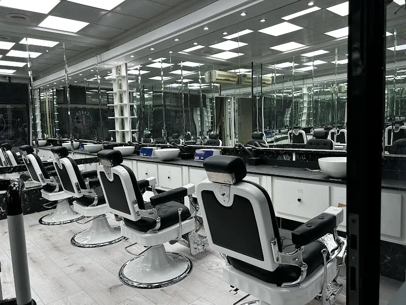 CASTO PELUQUEROS - Barbería en Madrid - foto 2
