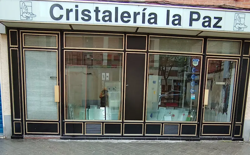 Cristalería "La Paz" Juan Francisco Olivares Suárez - Tienda de artículos de cristal en Madrid - foto 2