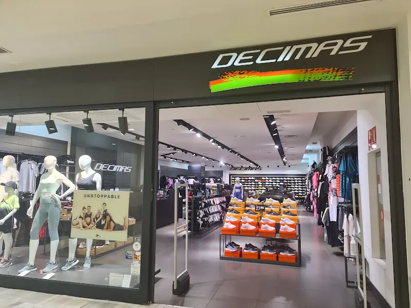 Tienda de deporte Barrio del Pilar Décimas - Tienda de ropa de deportes en Madrid - foto 2