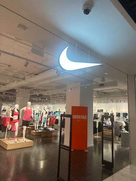 Nike Store Madrid - La Vaguada - Tienda de ropa de deportes en Madrid - foto 2
