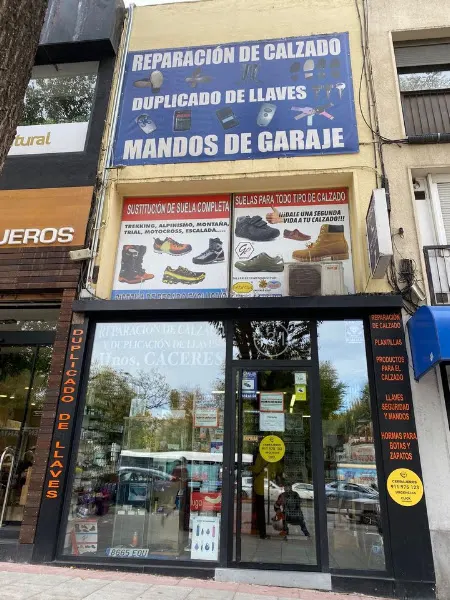 Reparacion de Calzado y Duplicado de Llaves Jose Cáceres