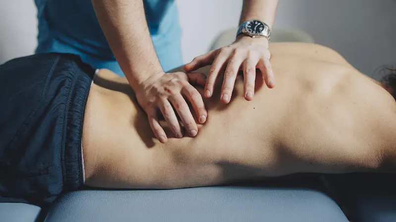 Osteopatia y Masajes Alberto Arcos - Osteópata en Madrid - foto 2